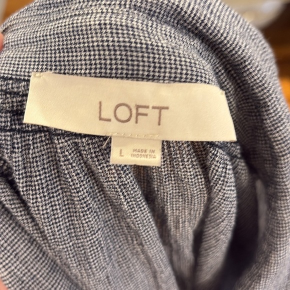LOFT woman’s blue pullover blouse with 5-button close.  Size L - Picture 6 of 7